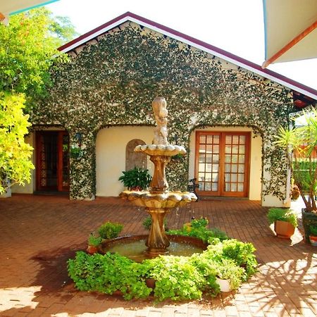 Bezuidenhout Guest House Малалане Экстерьер фото